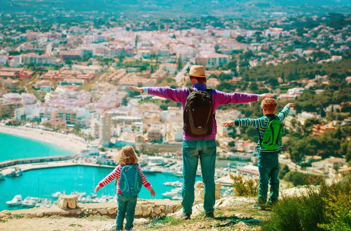 TASOS S DECOM: ISKUSTVA I SAVJETI ZA OBITELJSKI ODMOR